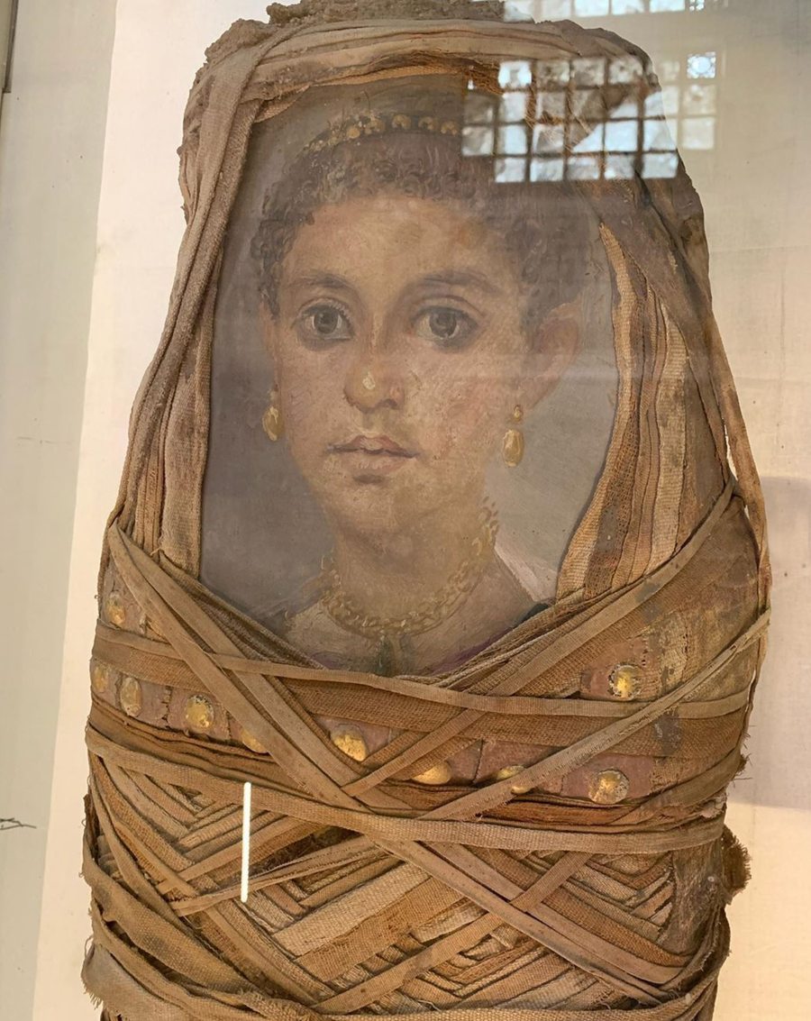Turn a shared museum encounter into a precise memory without confusing personal feeling with historical evidence.